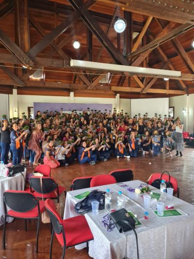 VPA PARTICIPA DE ENCONTRO DA MULHER COOPERATIVISTA EM CASTRO